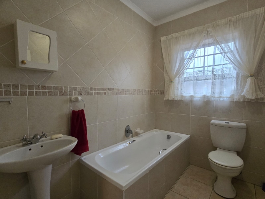 To Let 3 Bedroom Property for Rent in Bathurst Eastern Cape